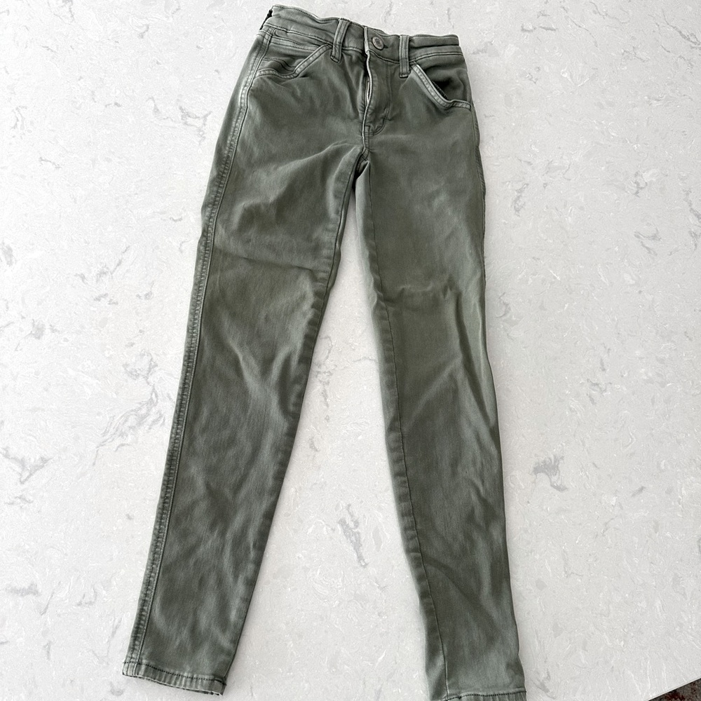 American Eagle skinny jeans